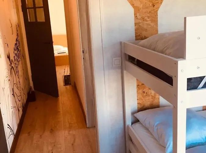 Le De Zao Avec Billard *